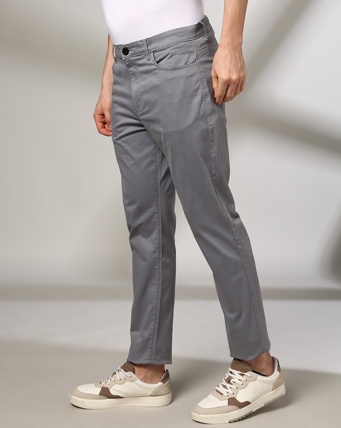 Men Tapered Fit Fit Flat-Front Trousers